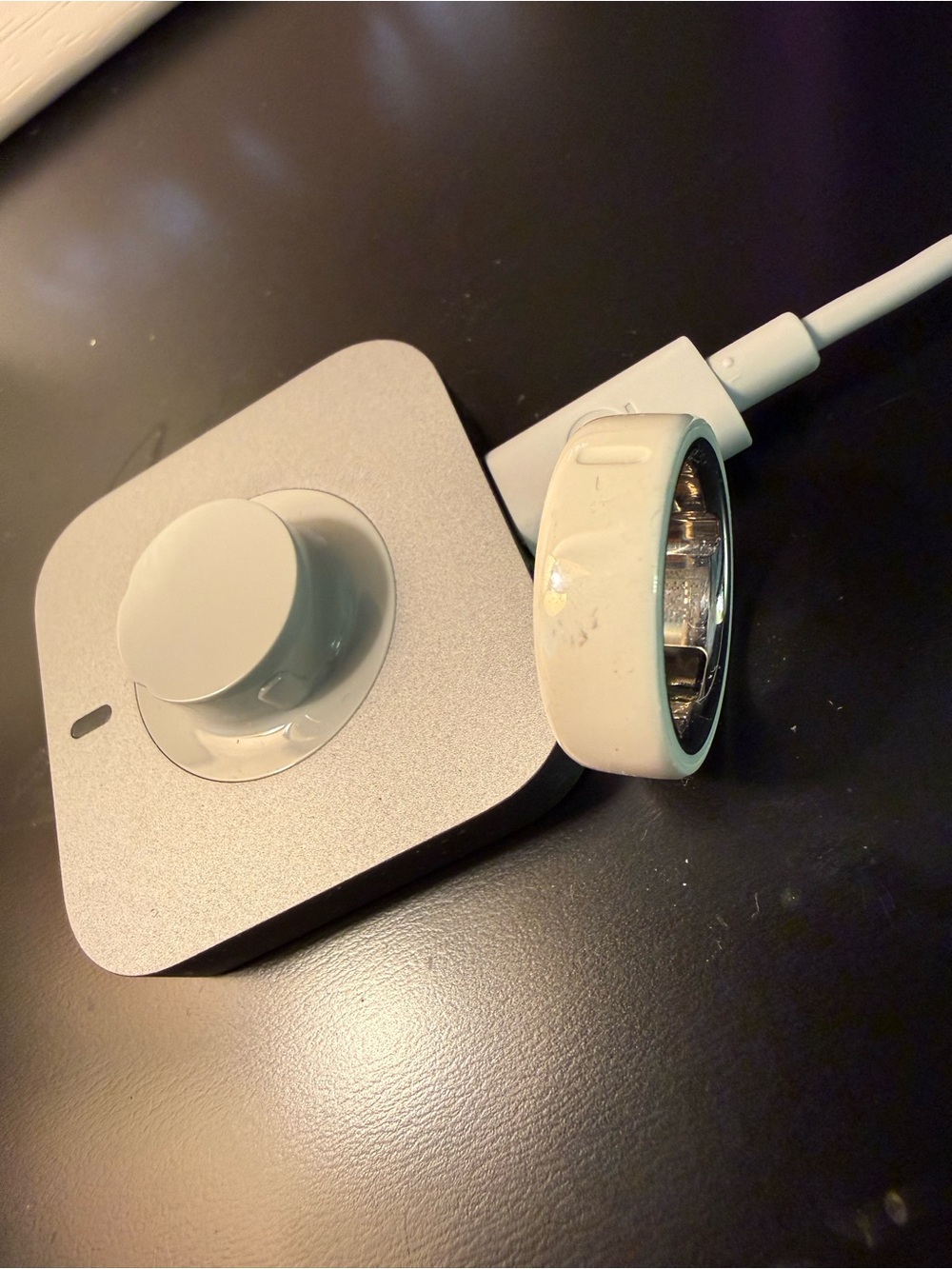 Oura White Silver Smart Ring with Charging Dock